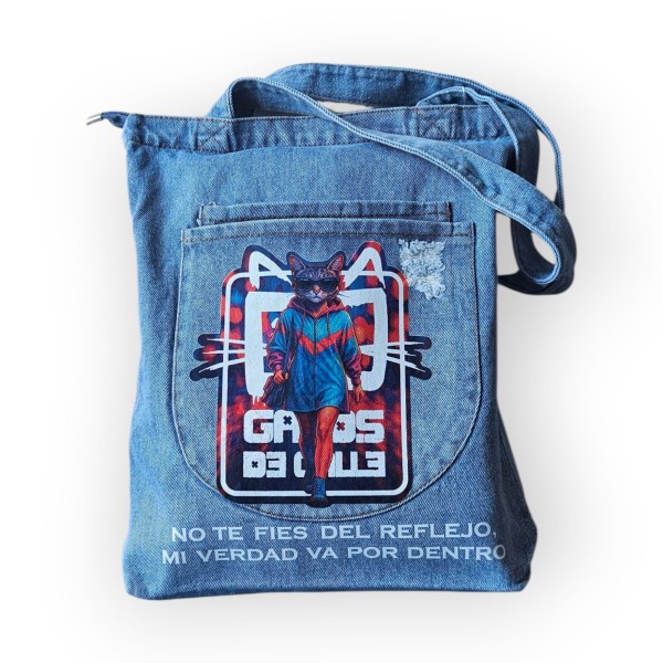 Tote bag denim Gatos de Calle con cremallera – “No te fíes del reflejo”